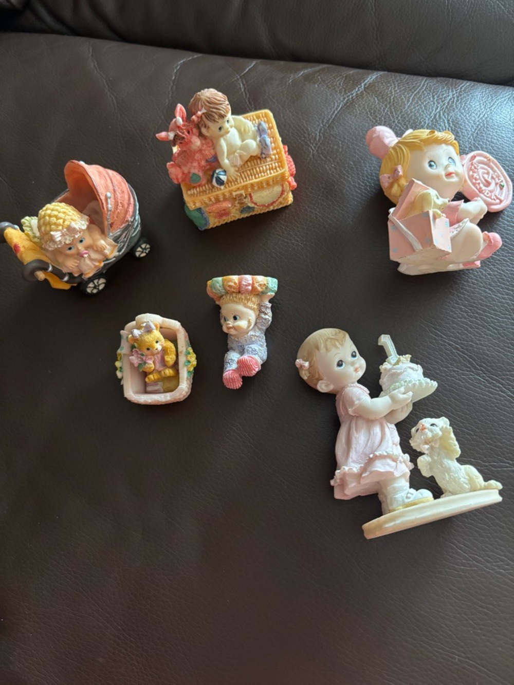 Small figures for return gifts. One price for all